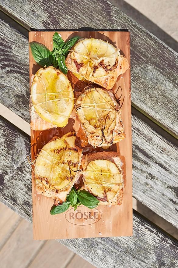 RÖSLE Aromaplanke Zedernholz 2-tlg., Hochwertige Zedernholzplanken für Holzaroma im Grillgut, mehrfa