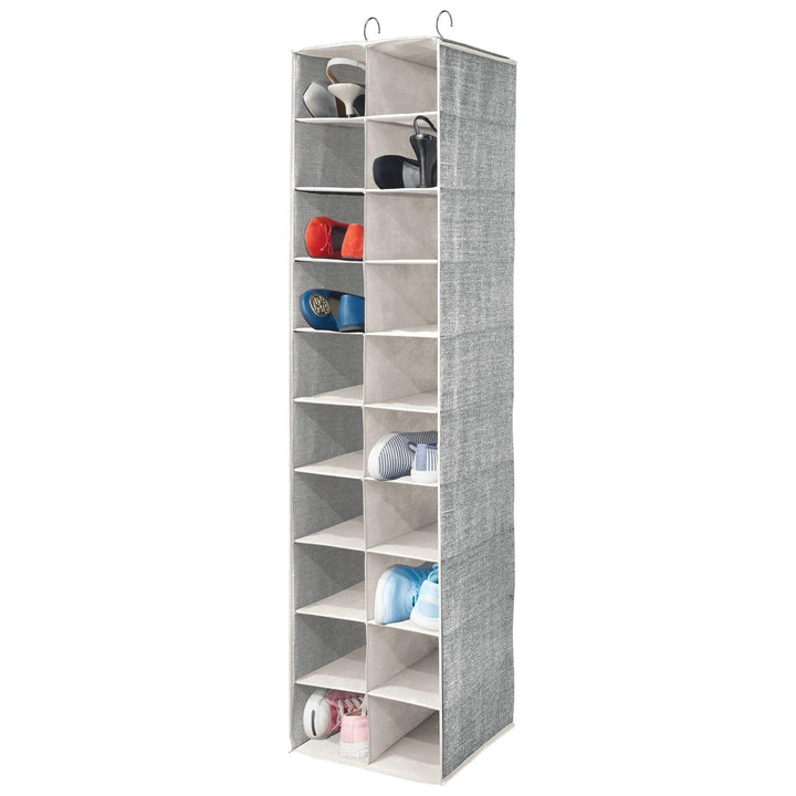 mDesign Hängeaufbewahrung mit 20 Fächern – grosser Hänge Organizer für die Kleiderstange – platzspar