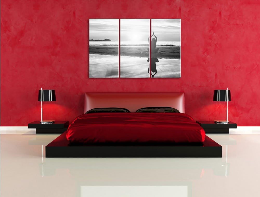 Pixxprint Frau in Einer Yogapose am Strand / 3-Teilig/Gesamtmass 120cm Leinwandbild bespannt auf Hol
