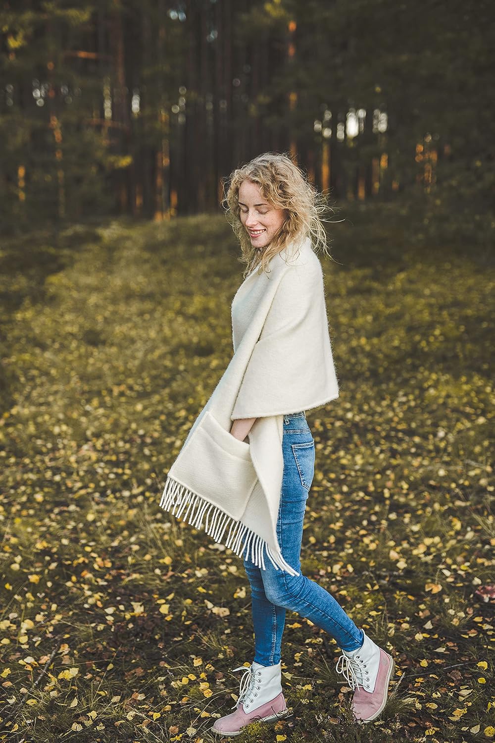 Damen Schal Schultertuch aus 100% Wolle mit Taschen - Poncho Stola 65x180cm + Fransen Tuch & Umschla