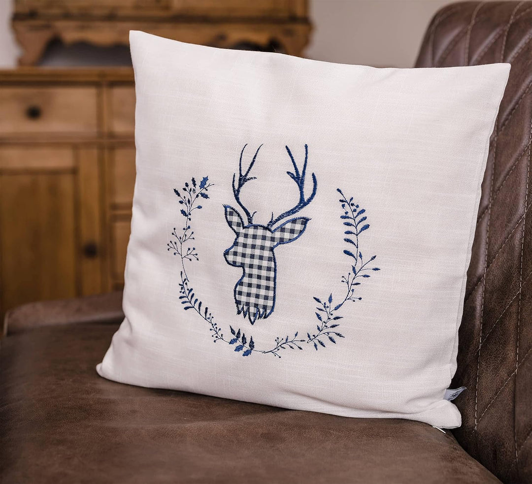 Zirbenkissen beige blau bestickt mit Hirsch Grösse 40x40 cm befüllt mit Zirbenflocken aus Alpen Zirb