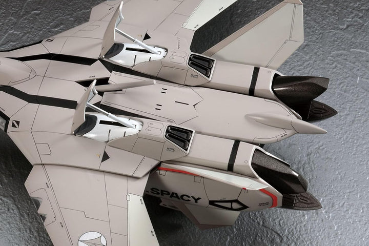 VF-11B Thunderbolt `Macross PLUS` (Plastic model) 1/72