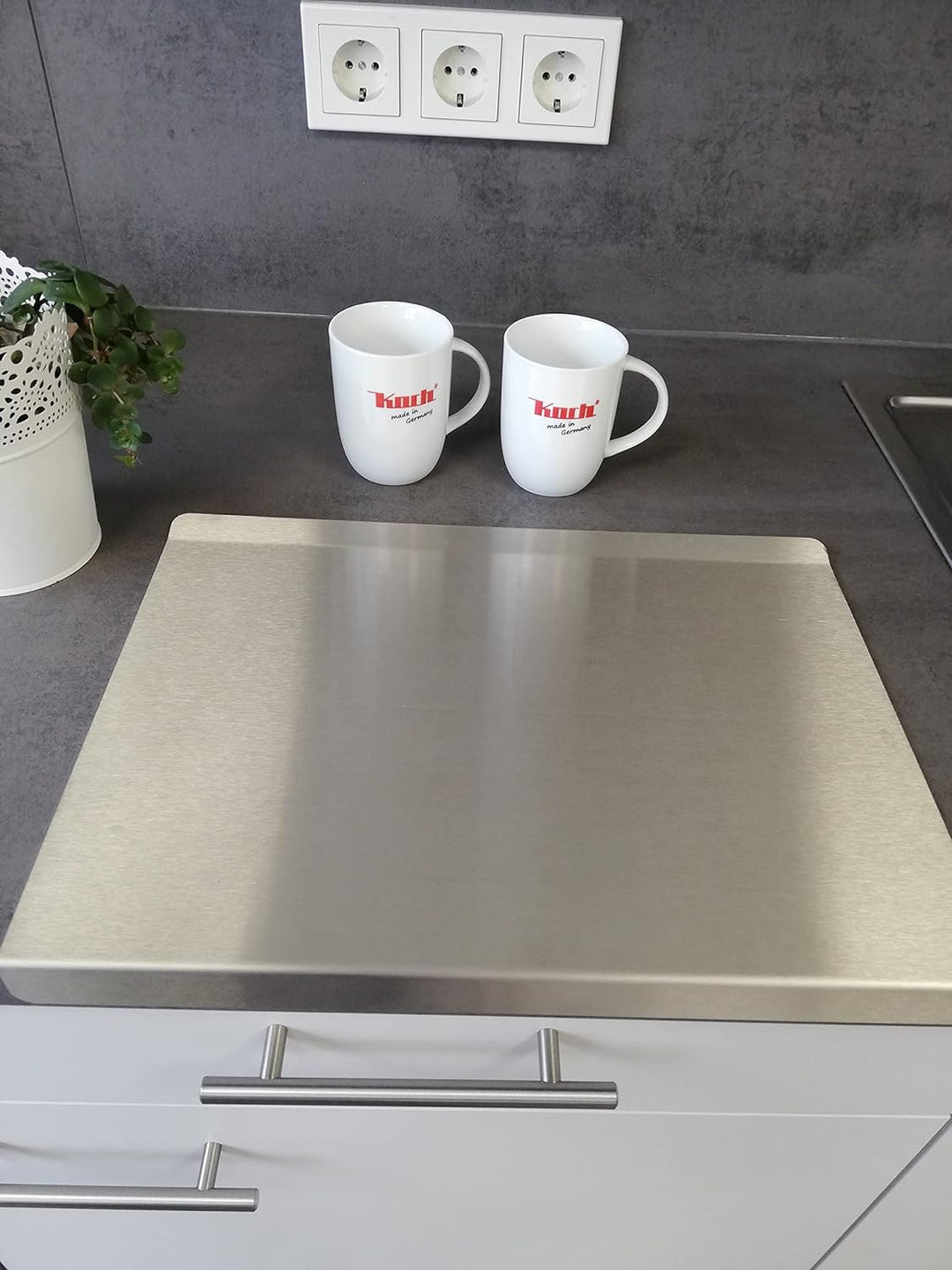 KOCH #68 Edelstahl Schneidebrett satinierte Oberfläche 50 x 40cm MIT hinterer Kantung - Hygiene Arbe