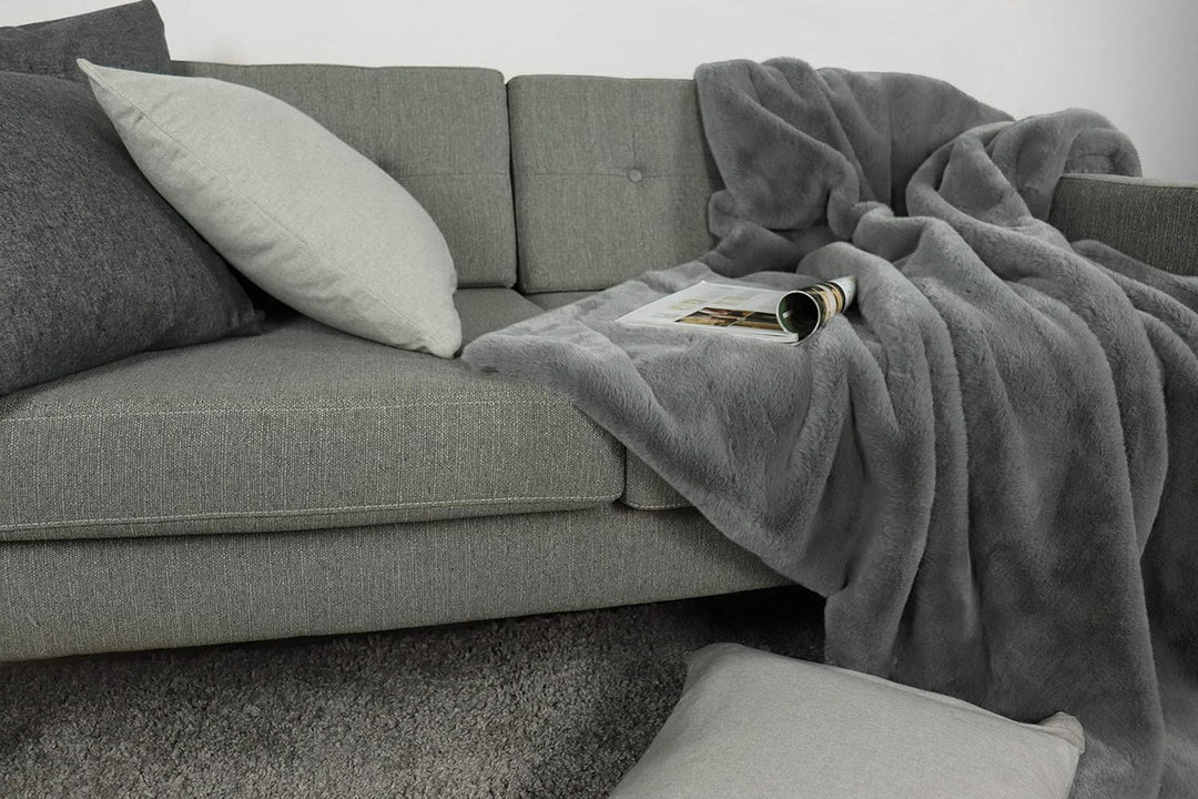 jilda-tex Wohn- Kuscheldecke Felloptik Rabbit Deluxe 750 GSM 150x200 220x240 cm Kunst-Felldecke (Hel