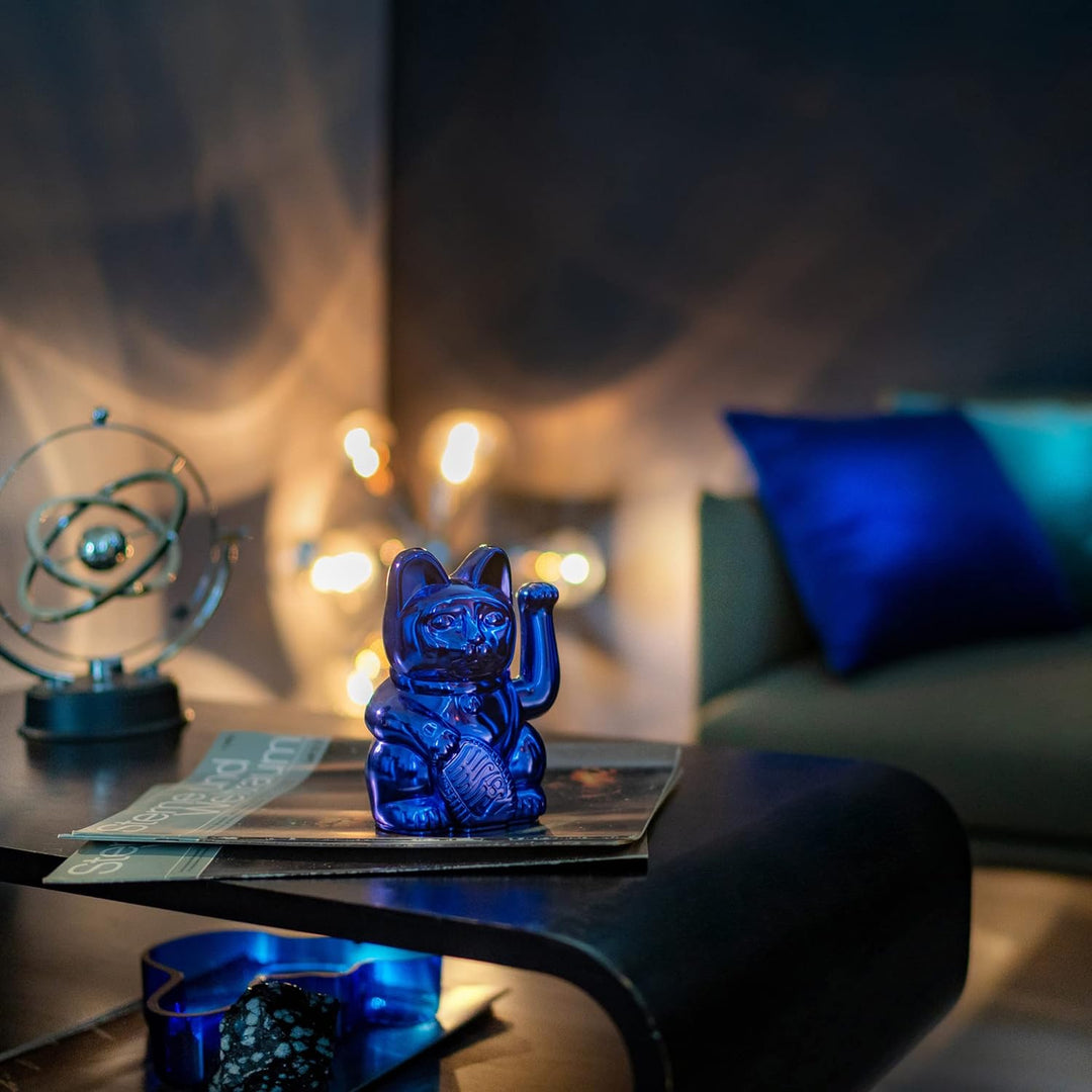 DONKEY Lucky Cat Cosmic Edition Earth Shiny Blue | Winkekatze, Maneki Neko, 15 cm, in Geschenkverpac