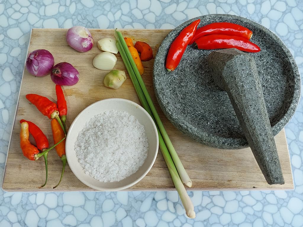 Cobek-Mörser aus vulkanischem Gestein - Traditionelles Zerkleinern und Mahlen - XS Variante/Perfekt