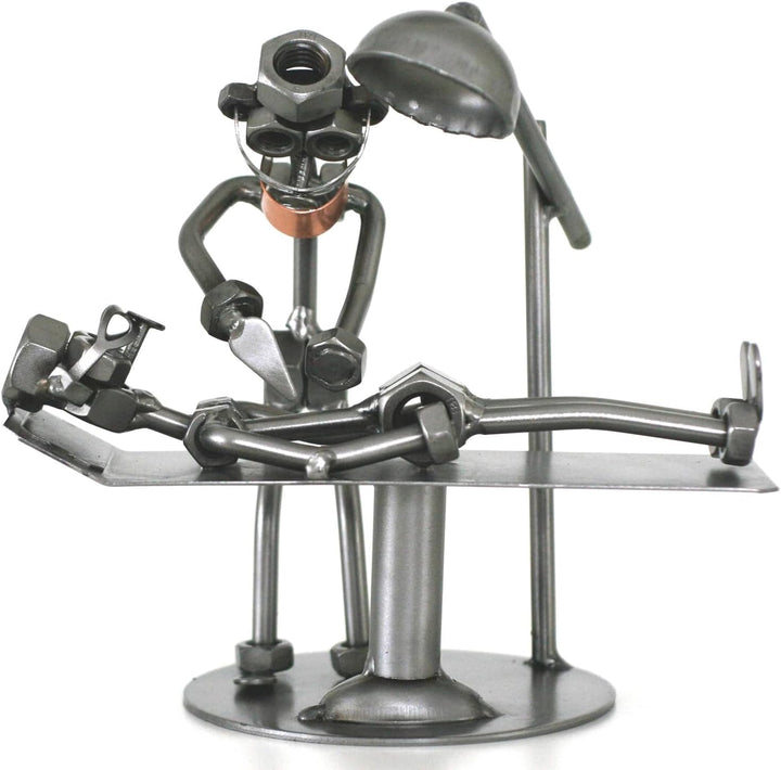 metalman24 Schraubenmännchen Chirurg OP-Tisch Arzt I Handarbeit I Geschenkidee I Metallfigur I Metal