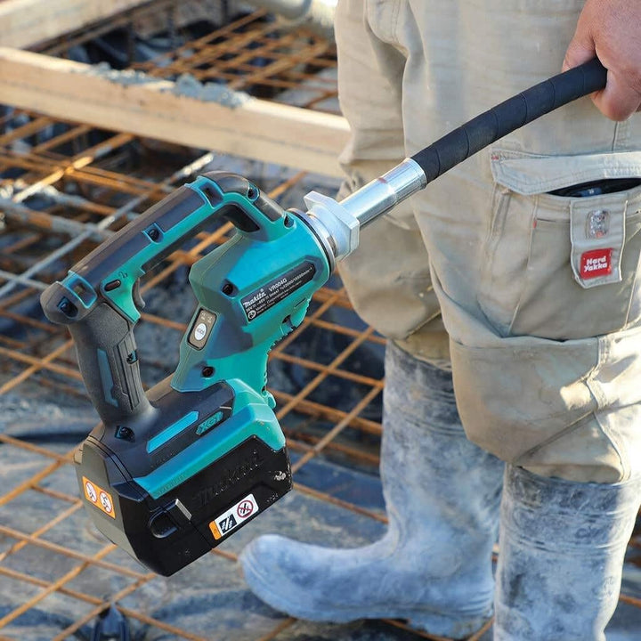 Makita VR004GZ Akku-Betonverdichter 40V max. (ohne Akku, ohne Ladegerät) mit 38-mm-Verdichtervorsatz