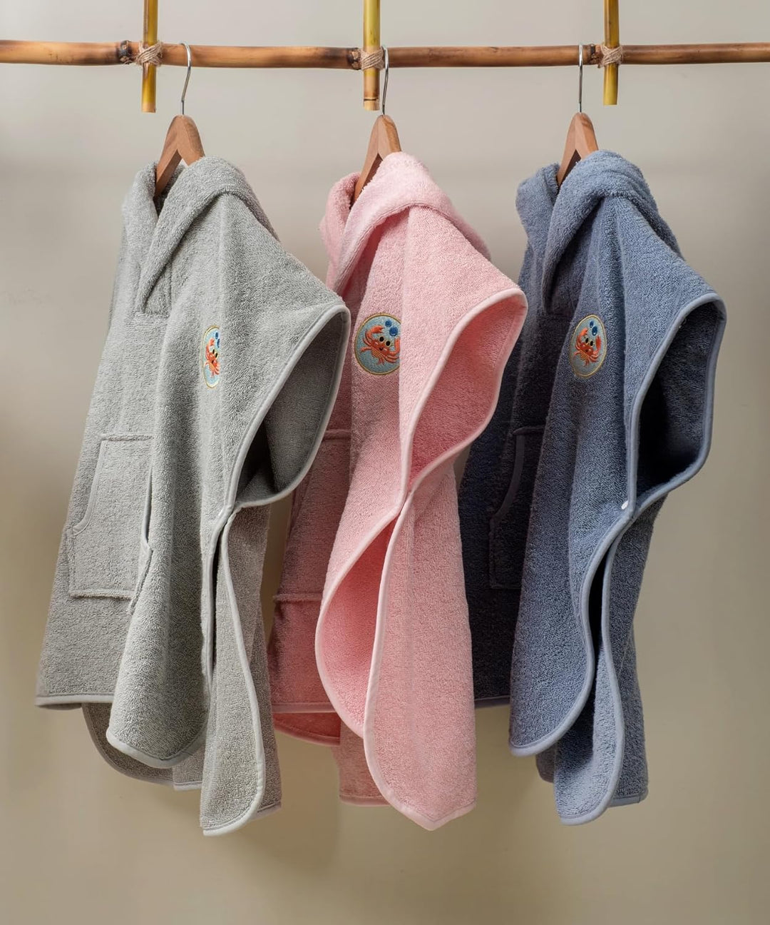 PandaHome Linden &amp; Green Badeponcho Kinder, Frottee-Poncho für Jungen und Mädchen aus 100% Baumwolle