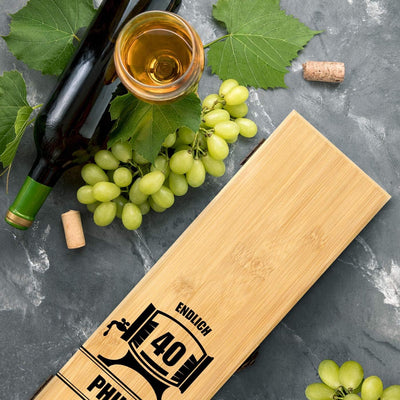 Maverton Wein Geschenkbox für 0,7L Weinflasche + Aufdruck + 4er Weinzubehör - Weinset aus Bambus - 3