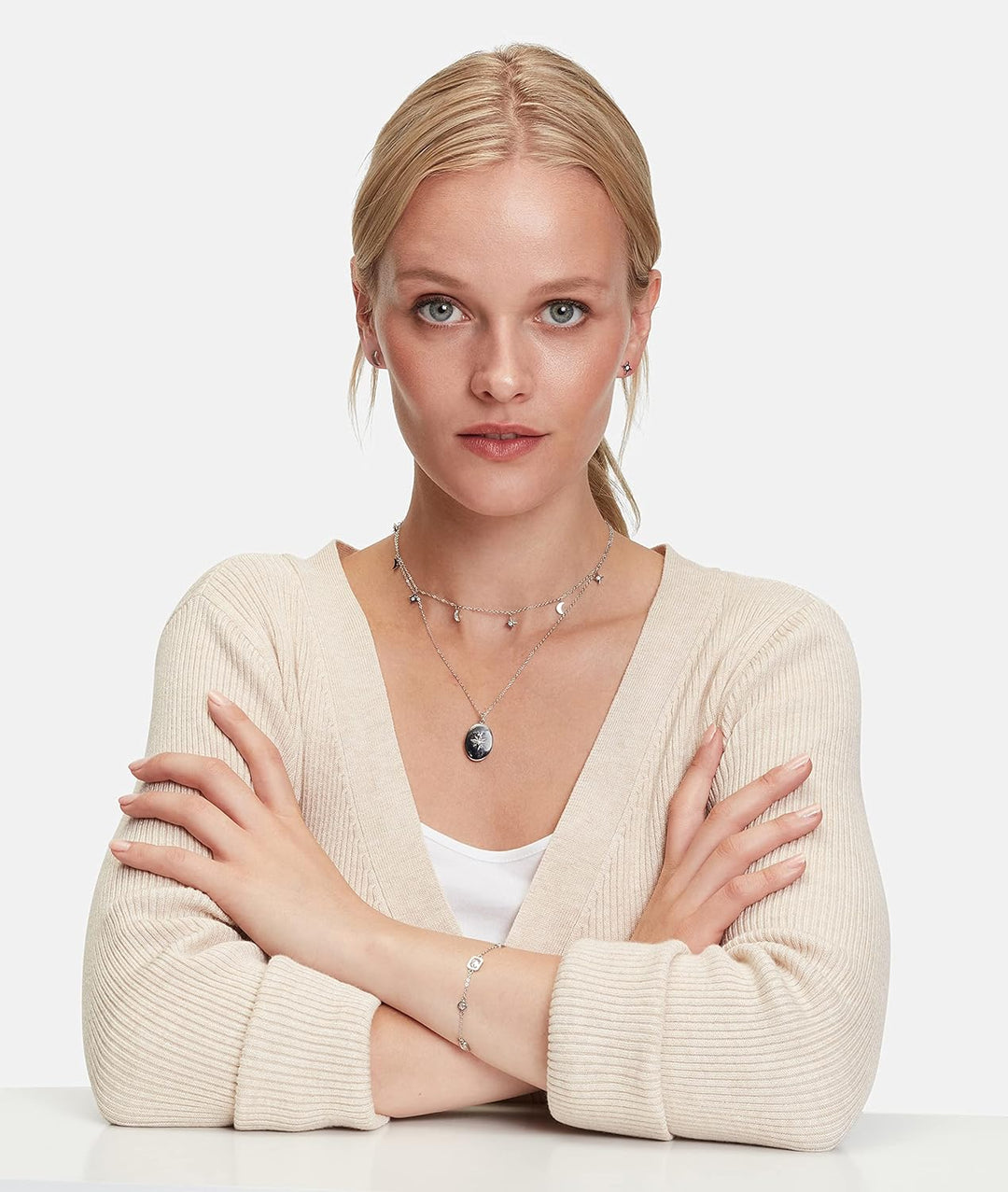 Tamaris Halskette für Damen, Halsschmuck in Silber, Gold & Roségold, Kette mit Amulett aus Edelstahl