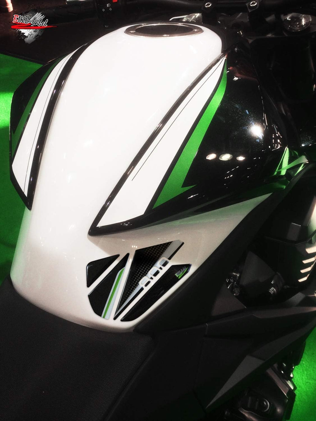 Tankpad Seitentank Carbon Grün kompatibel für Kawasaki Z800-800163