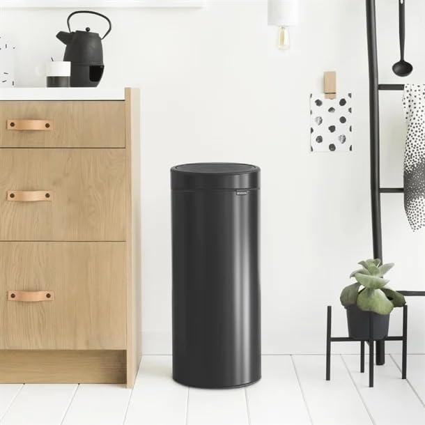 Brabantia 115301 Touch Bin New mit herausnehmbaren Kunststoffeinsatz, 30 L, Edelstahl, schwarz matt,