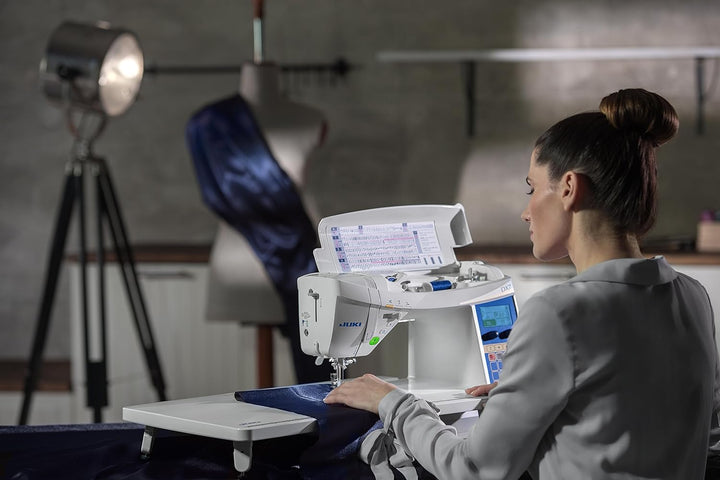 JUKI HZL-DX7 elektrische Nähmaschine mit automatischem Fadenabschneider, Fusssteuerung, Metall, weis