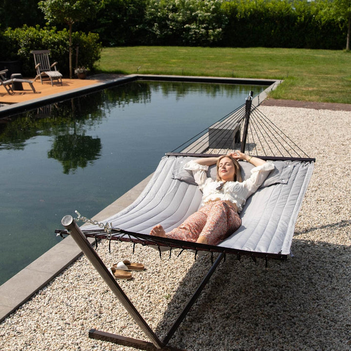 VITA5 Hängematte Outdoor - Hängematte mit Gestell für den Garten, Pool & Balkon - Grosszügige Hängem