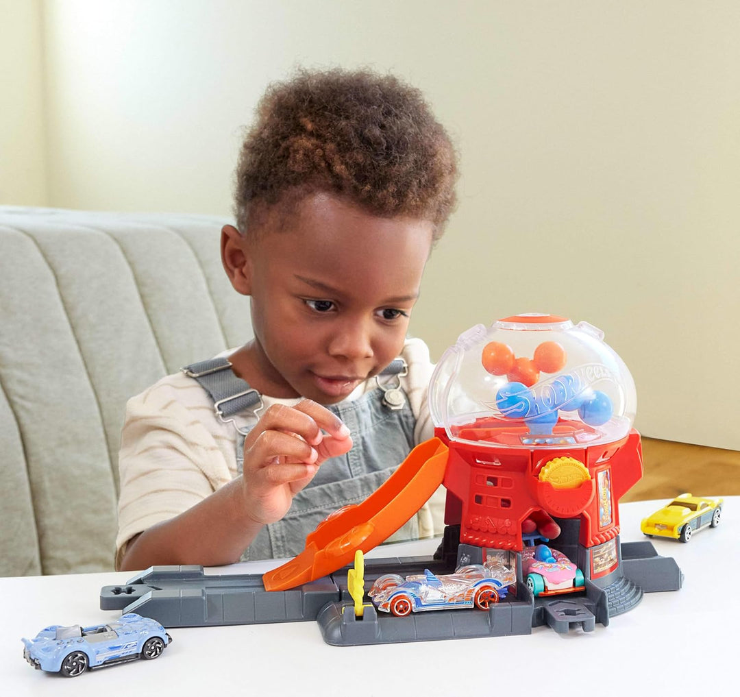 Hot Wheels Spielzeugauto Trackset, Kaugummiautomat-Spielset im Massstab 1:64 mit Die-Cast-Auto in Do