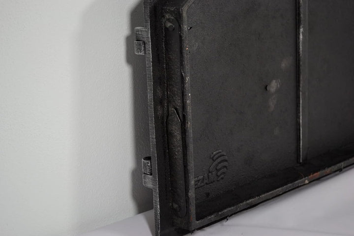 SEZAM doppelte Backofentür aus Gusseisen mit Türriegel, Nietenoptik, Pizzaofentür - Brotofen - Stein