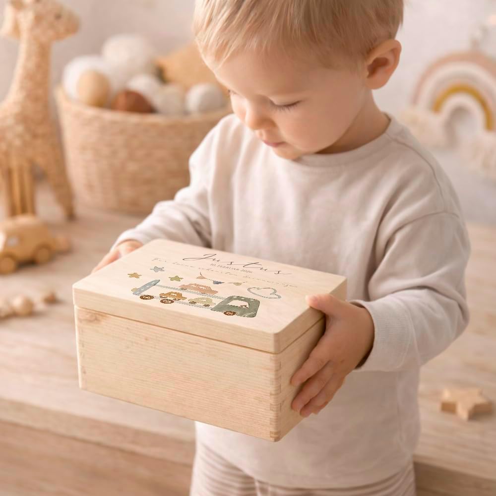 Manufaktur Liebevoll Personalisierte Holzkiste mit Name – Erinnerungskiste Junge mit Auto Motiv – Ba