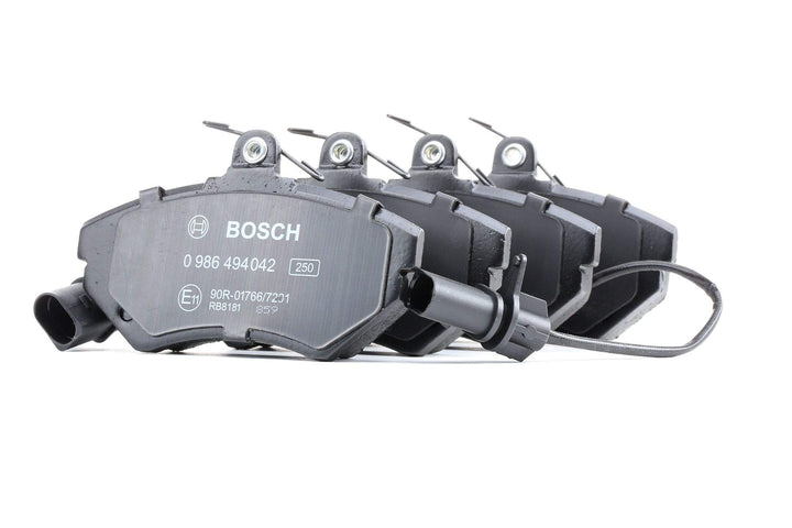Bosch BP390 Bremsbeläge - Vorderachse - ECE-R90 Zertifizierung - vier Bremsbeläge pro Set