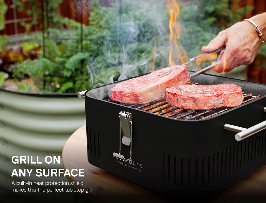 Everdure Cube Tragbarer Holzkohlegrill, Tischgrill, perfekte Heckklappe, Strand, Terrasse, oder Camp