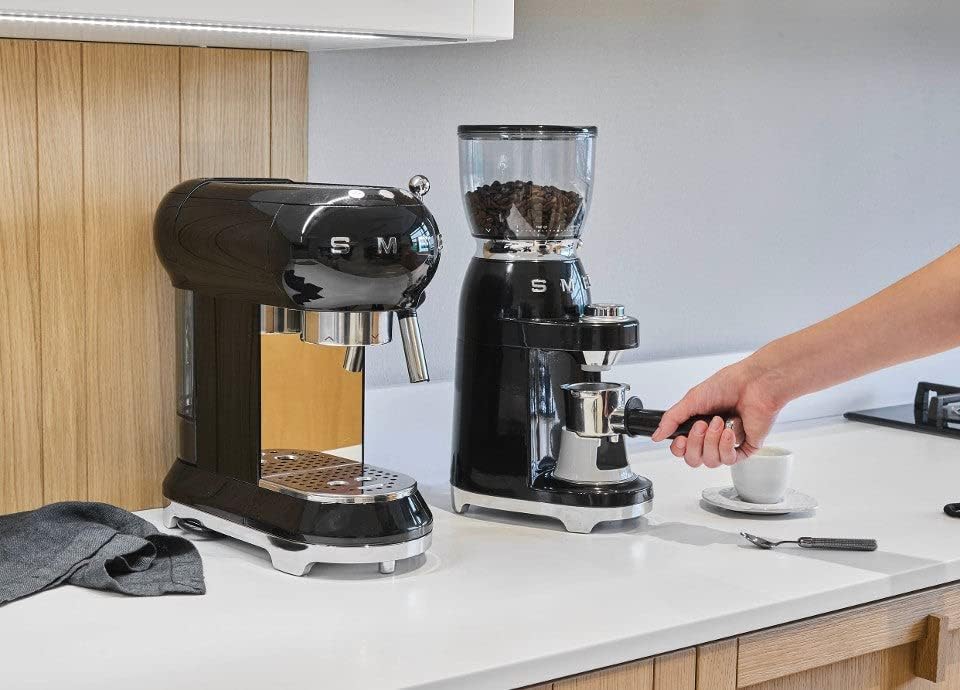 Smeg CGF01CREU Kaffeemühle Crème