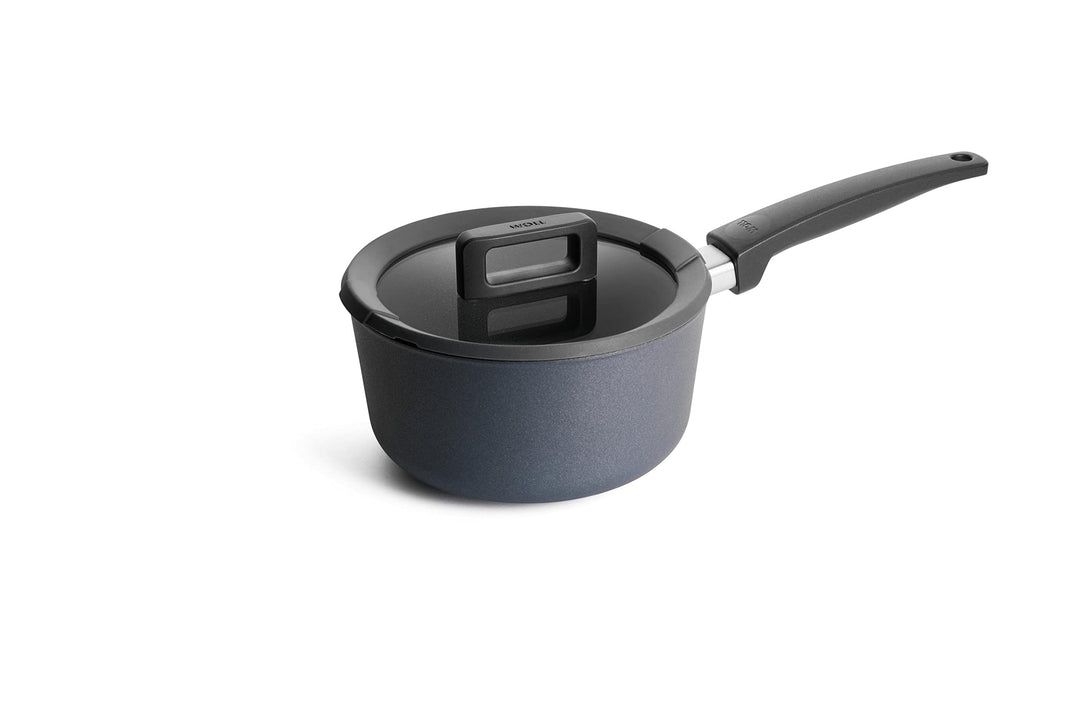 Woll 920CP Guss Topf Concept Plus Stielkasserolle 20 cm, 9 cm hoch mit Deckel, 2.5 L mit festen Grif