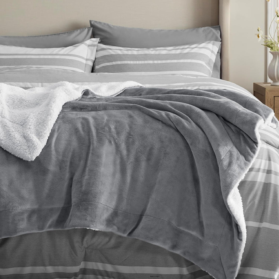 BEDSURE Decke Sofa Kuscheldecke Grau - warm Sherpa Sofaüberwurf Decke, Dicke Sofadecke Couchdecke, 2
