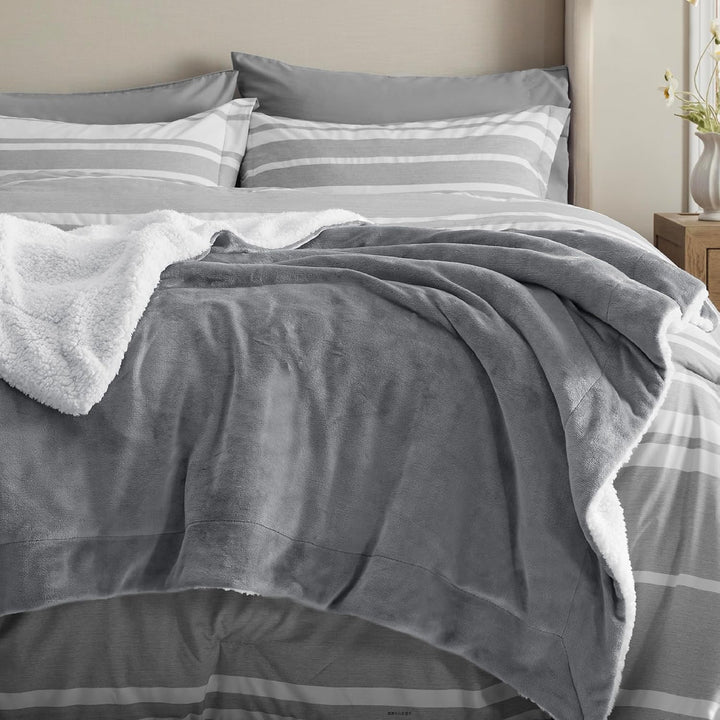 BEDSURE Decke Sofa Kuscheldecke Grau - warm Sherpa Sofaüberwurf Decke, Dicke Sofadecke Couchdecke, 2