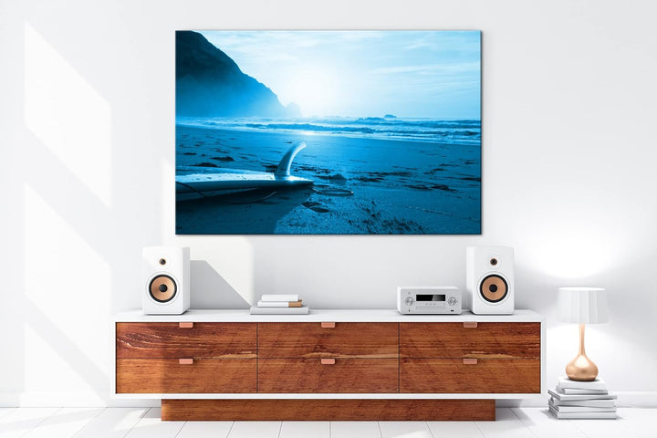 deyoli zurück gelassenes Surfbrett am Strand Format 80x60 Effekt: Monocrome Blau als Leinwandbild, M