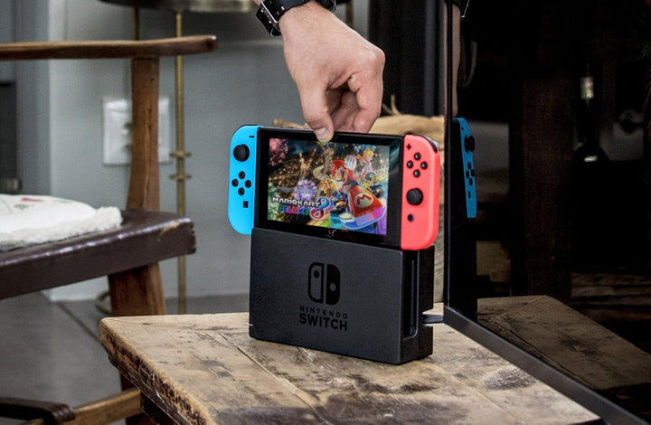 Nintendo Switch V2 32Gb Neon-Rot/Neon-Blau [neues model] + Mario Kart Live: Home Circuit - Mario