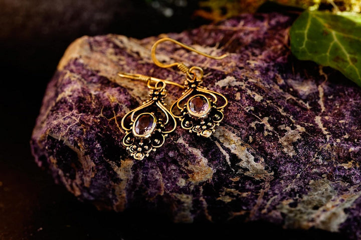 WINDALF Bohemia Ohrringe SALIA 3.5 cm Mediaval Ohrschmuck Amethyst Vintage Ornamentik Bronze