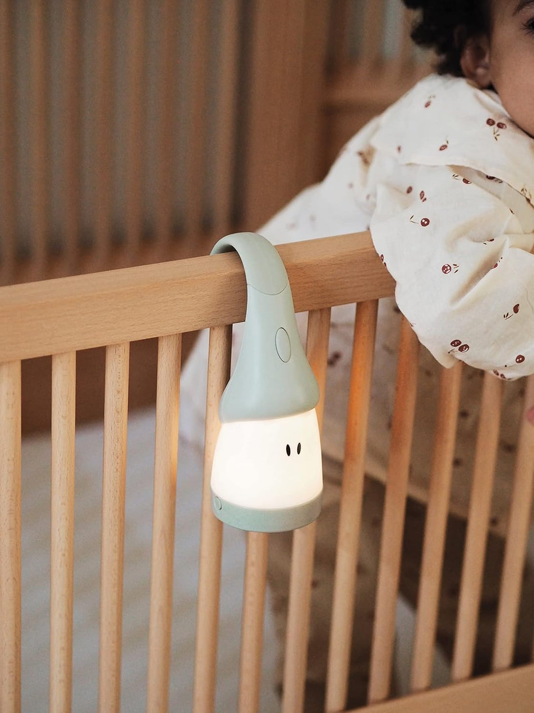 BÉABA, Nachtlicht für Kinder/Babys, tragbar, kabellos, skalierbar in Taschenlampe, weiches Licht, er