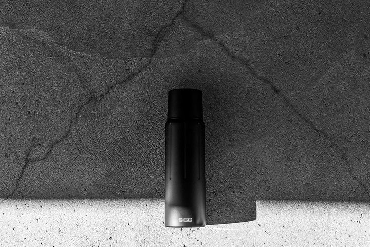 SIGG - Isolierte Trinkflasche - Thermoflasche Gemstone IBT - Mit Tasse - Auslaufsicher - Federleicht