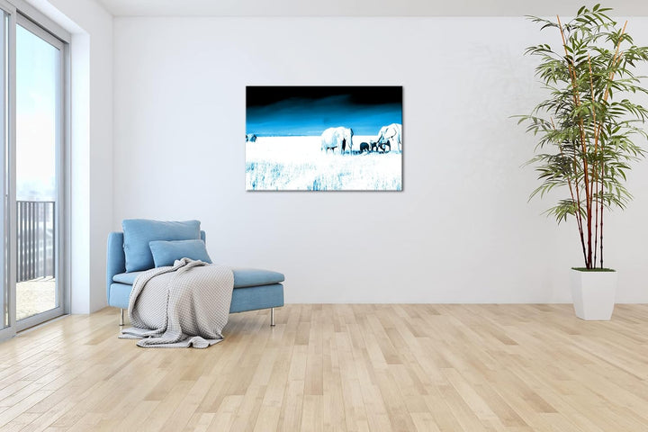 Elefanten in der Steppe von Afrika Format: 80x60 Effekt: Monocrome Blau als Leinwand, Motiv fertig g