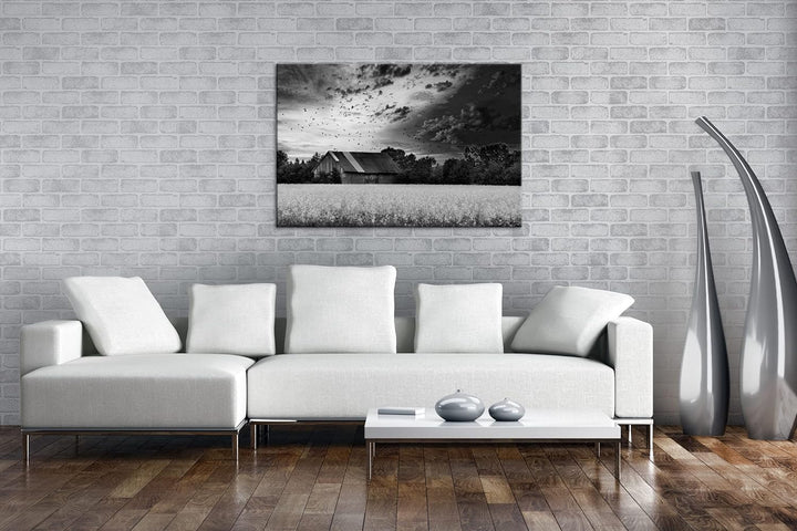 deyoli Scheune am blühendem Feld Effekt: Schwarz&Weiss Format: 100x70 als Leinwandbild, Motiv fertig