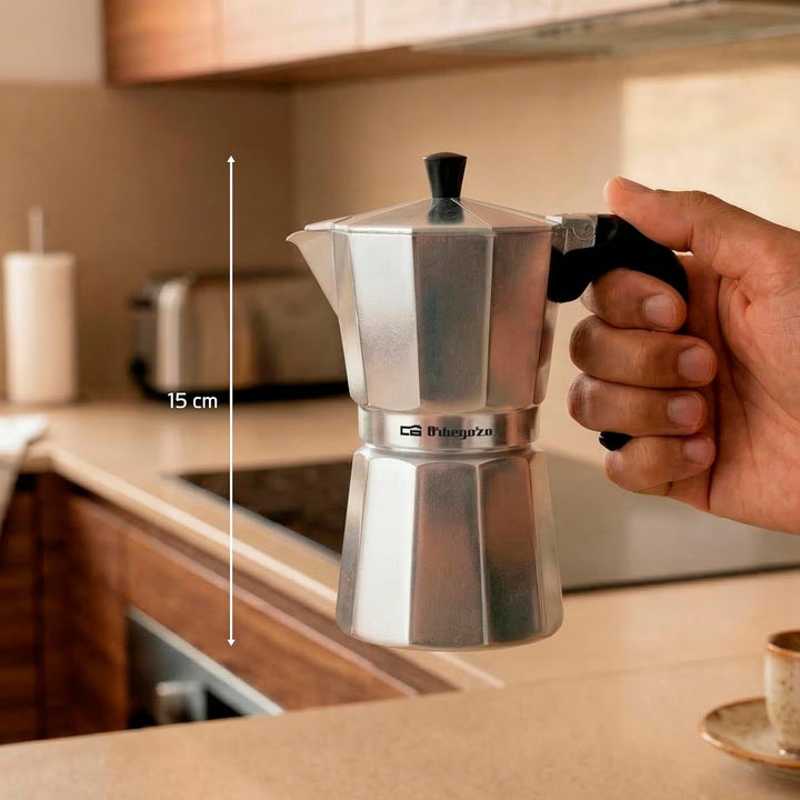 Orbegozo KF 300 - Italienischer Kaffeekocher aus Aluminium, 3 Tassen Kapazität (145 ml) Drei Tassen.