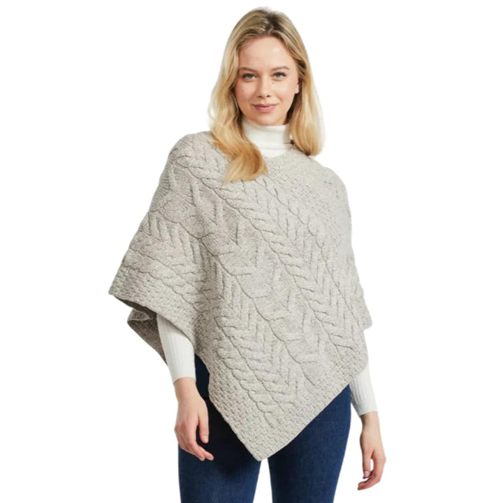 Aran Woollen Mills Superweicher Stilvoll Poncho aus 100% Merinowolle Einheitsgrösse Haferflocken, Ei