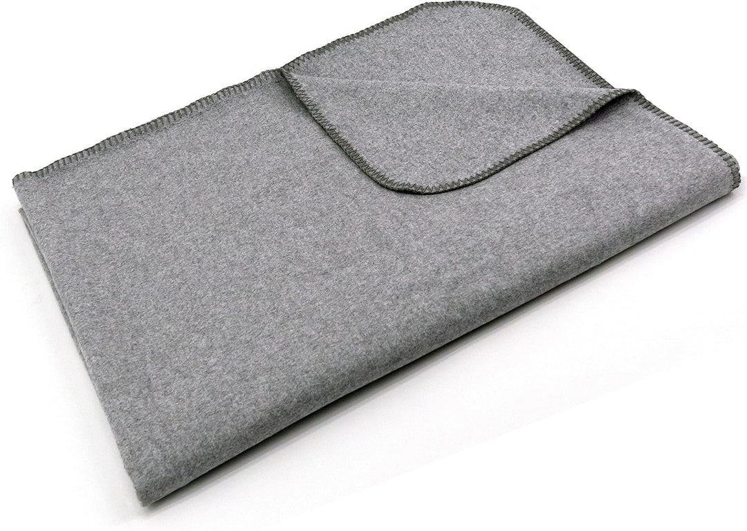sleepling Kuscheldecke Made in Germany, Sofadecke, 150 x 200 cm,Made in Green, waschbar, grau Grau 1