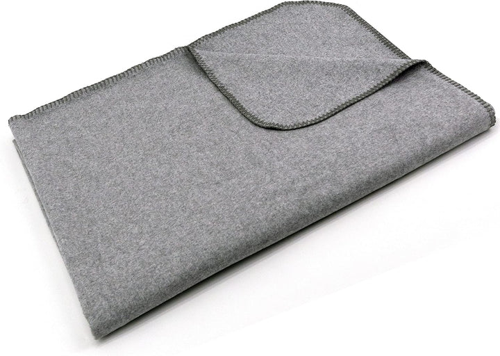 sleepling Kuscheldecke Made in Germany, Sofadecke, 150 x 200 cm,Made in Green, waschbar, grau Grau 1