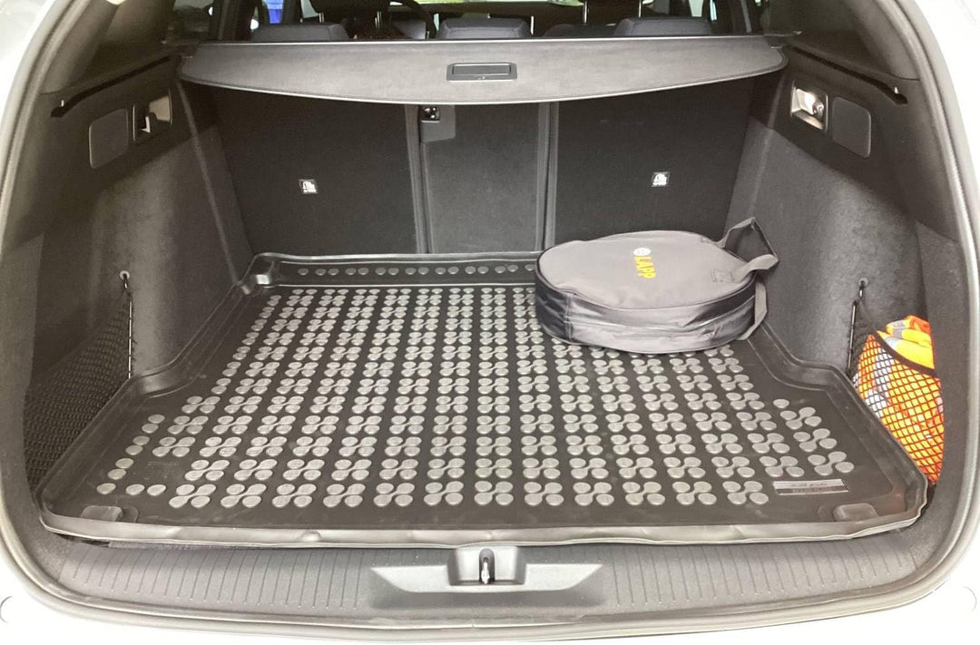 AZUGA Gummi Kofferraumwanne Premium Antirutsch passend für Opel Astra Sports Tourer L ab 10/2022/Peu
