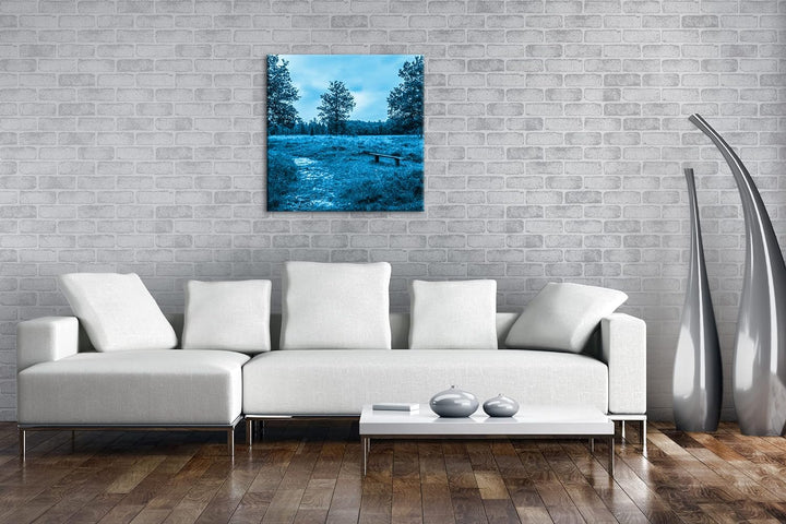 deyoli einsame Bank im Wald Format: 60x60 Effekt: Monocrome Blau als Leinwand, Motiv fertig gerahmt