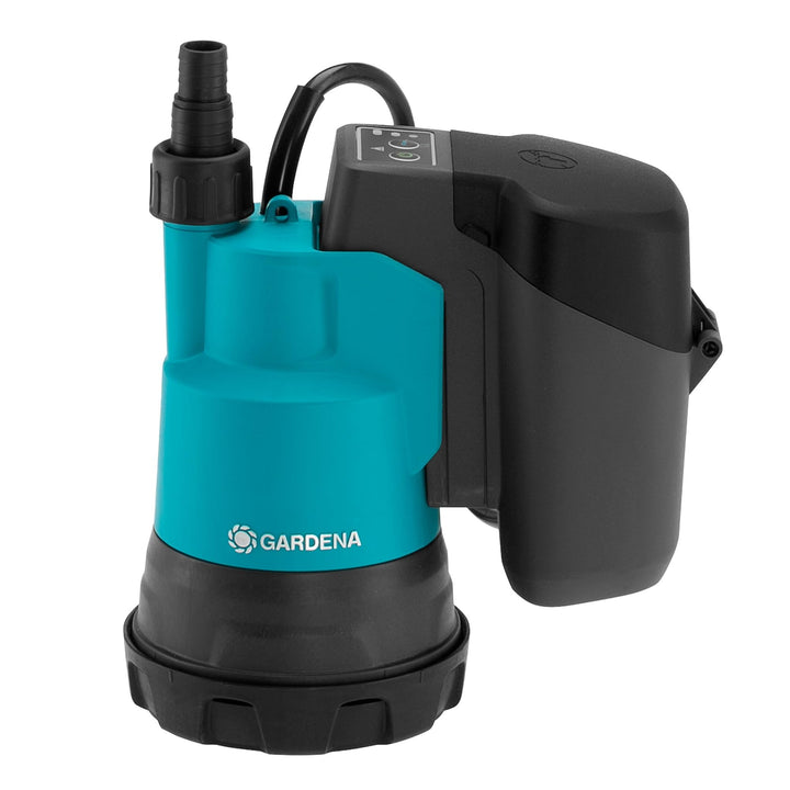 Gardena Akku-Klarwasser-Tauchpumpe 2000/2 18V P4A ohne Akku: Flachsaugende Akku-Tauchpumpe, integrie
