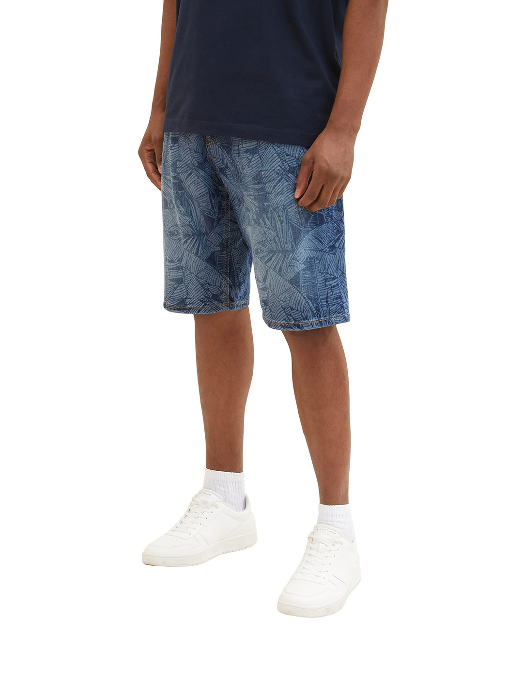 TOM TAILOR Herren Relaxed Fit Jeans Bermuda Shorts mit Palmen-Print 33 31749 - Dark Banana Leaf Laze