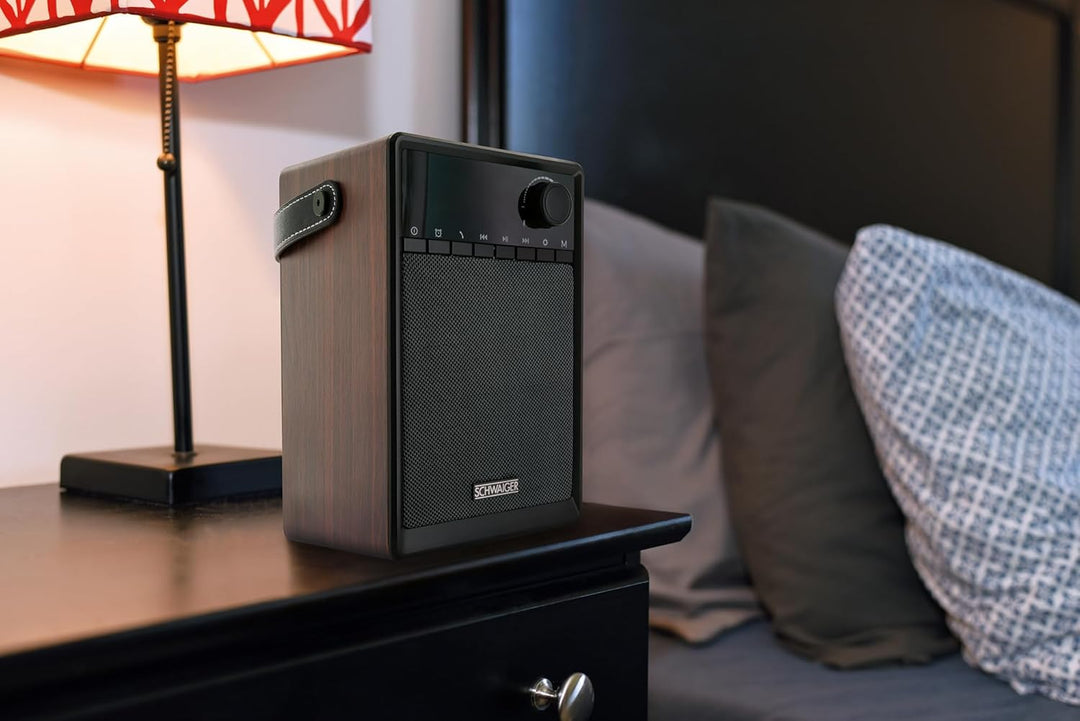 SCHWAIGER 715736 Tragbarer analoger Radiowecker UKW FM Bluetooth Lautsprecher Musikbox Radio AUX Mic