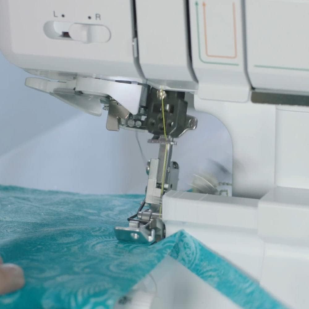 Brother Innov-ís Airflow 3000 Air Serger Nähmaschine, mit Raffungsfuss, Blindstichfuss und Paspelfus