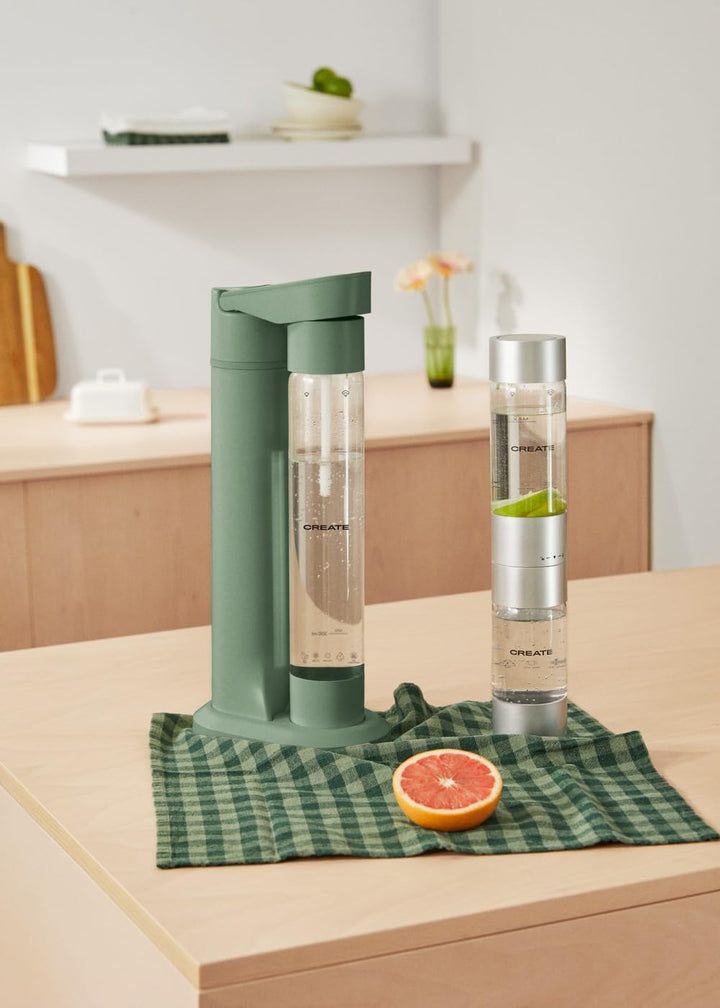 CREATE/SODA MAKER STUDIO/Wassersprudler 1L Salbeigrün + Doppelflasche 500ml + 350ml / Keine CO2-Flas