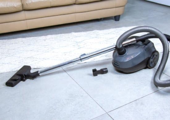 MPM Staubsauger MOD-52 - Bodenstaubsauger mit 5-stufigem Filtersystem - Leise Sauger Metall-Teleskop