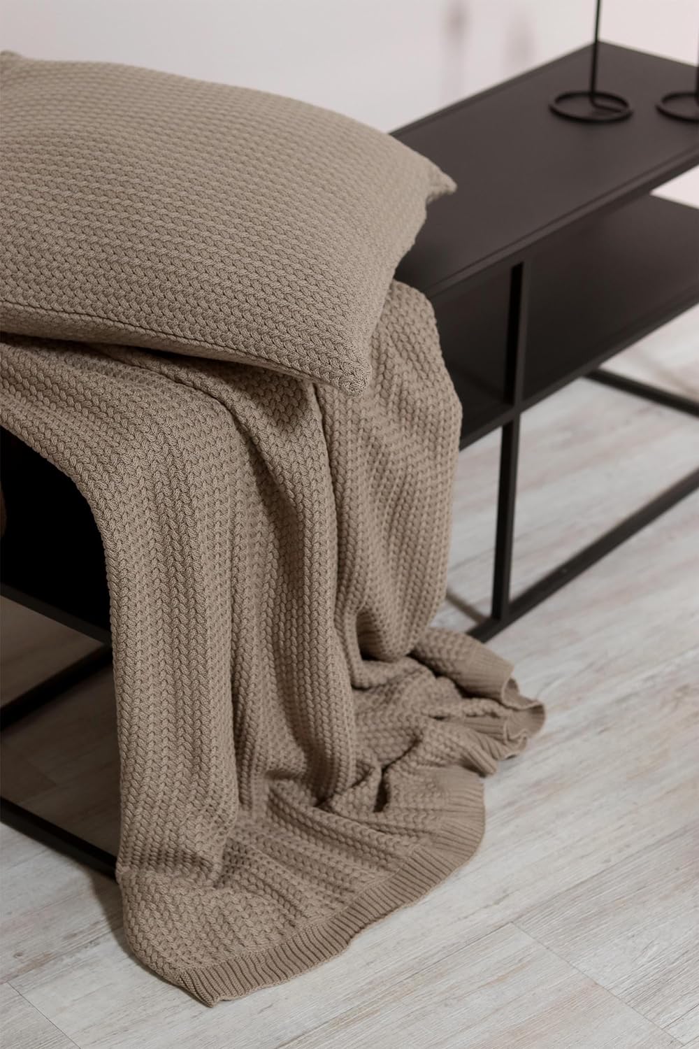 nielsen HOME Wohndecke Jaron fein gestrickt, 150x200 cm, Hellgrau, 100% Baumwolle, Fischgrat-Optik,