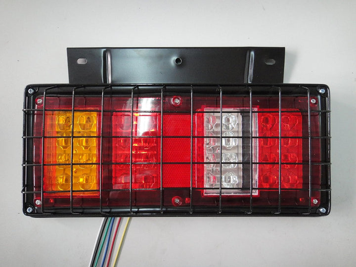 HEHEMM 2 x Multifunktions-Rückleuchten 32 LEDs mit Eisennetz 12 V 12 V., 12 V.