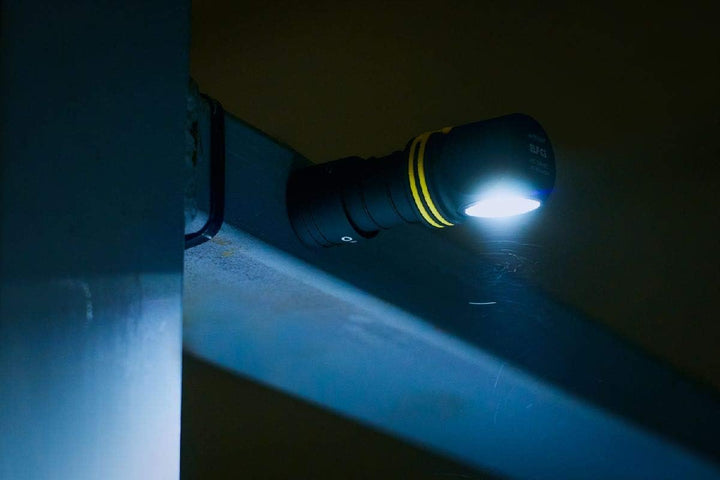 NEU, Armytek Stirnlampe Elf C1 v2 Warmweiss 930 Lumen LED-Lampe Micro USB Aufladbarer, Qualitativ Ho